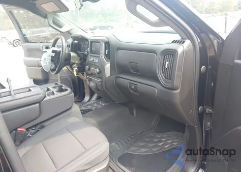 2021 Chevrolet Silverado 1500 4Wd Short Bed Custom Trail Boss z USA, uszkodzony, nr VIN 1GCPYCEFXMZ185455